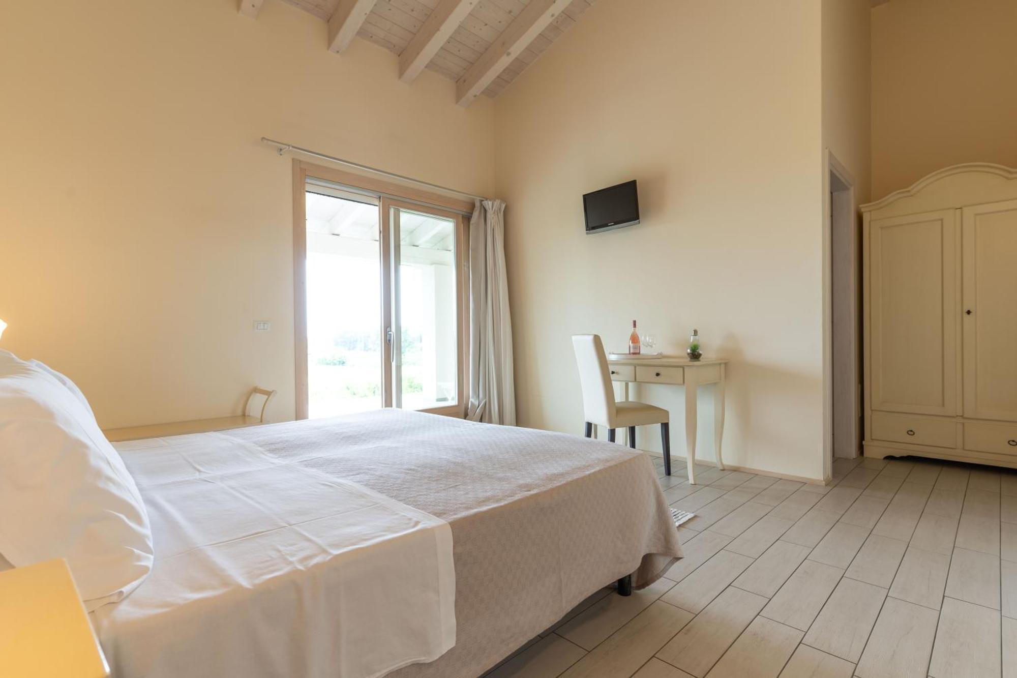 Agriturismo Colle Dei Pivi 폰티술민치오 외부 사진