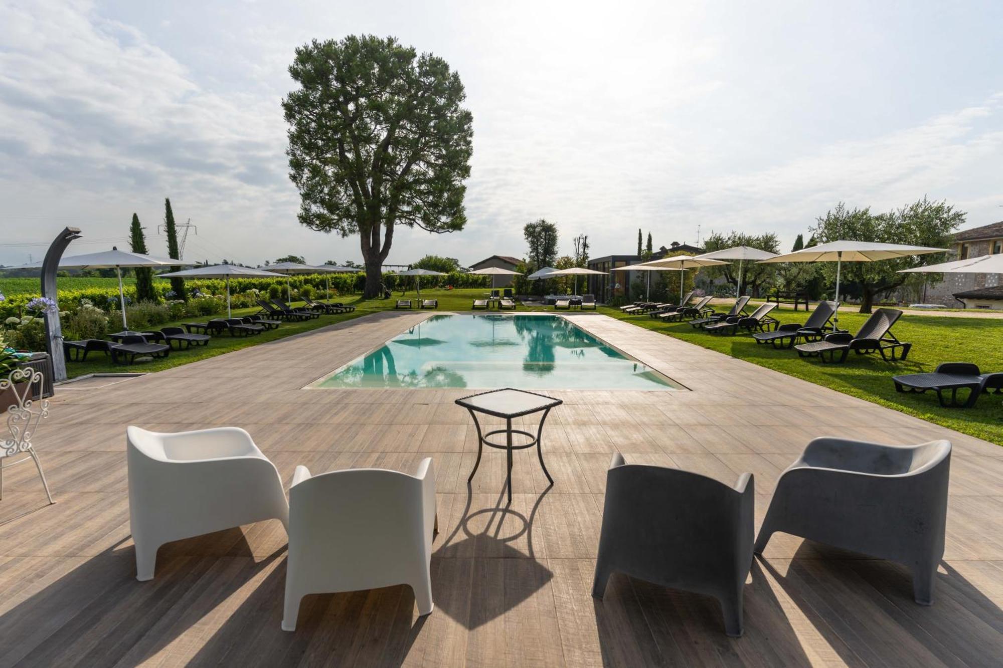 Agriturismo Colle Dei Pivi 폰티술민치오 외부 사진