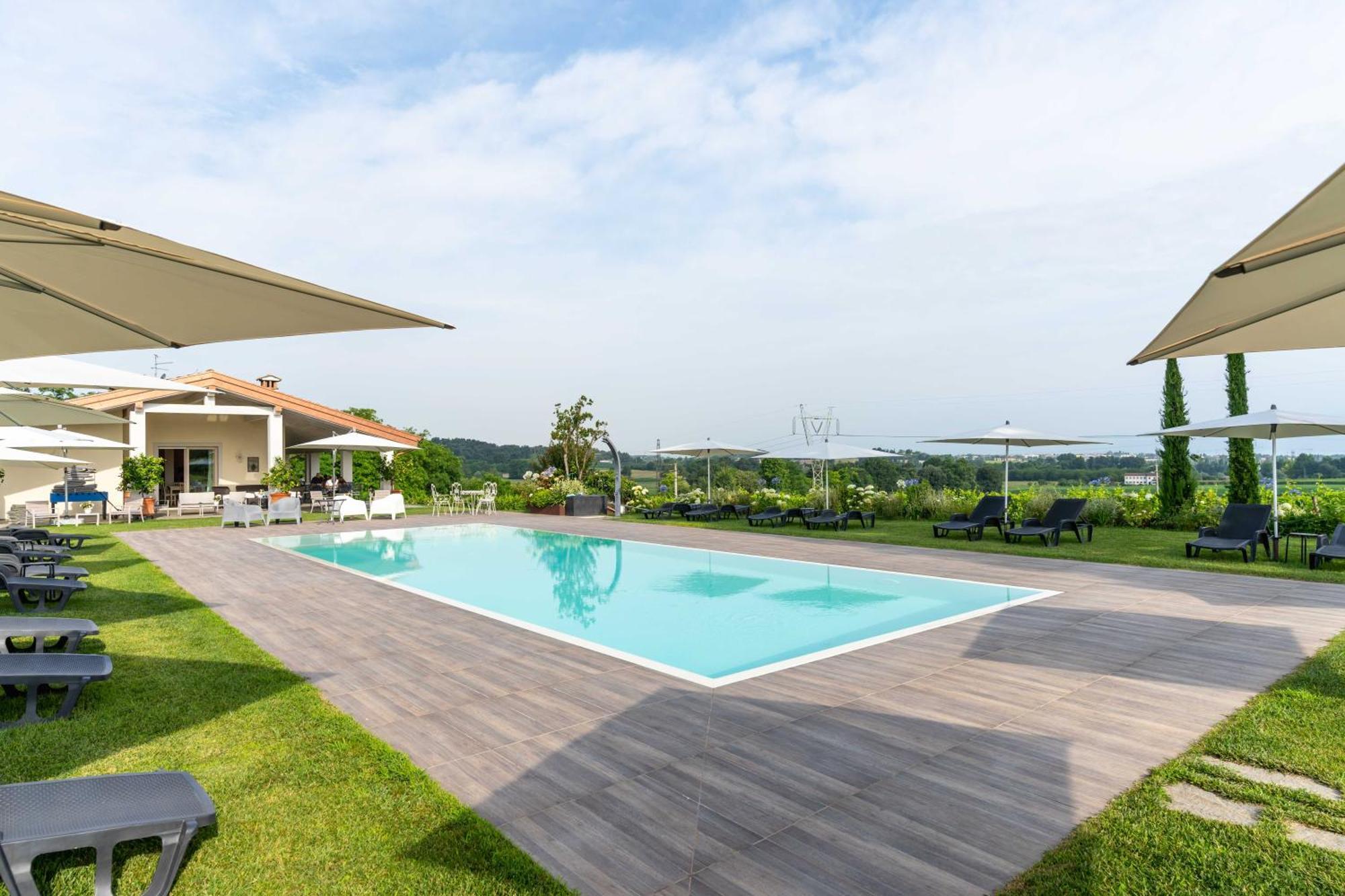 Agriturismo Colle Dei Pivi 폰티술민치오 외부 사진