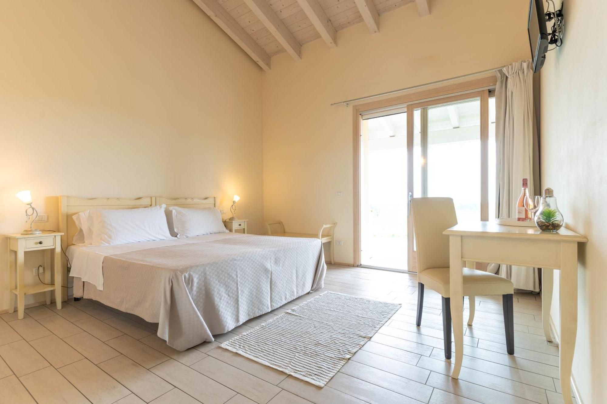 Agriturismo Colle Dei Pivi 폰티술민치오 외부 사진